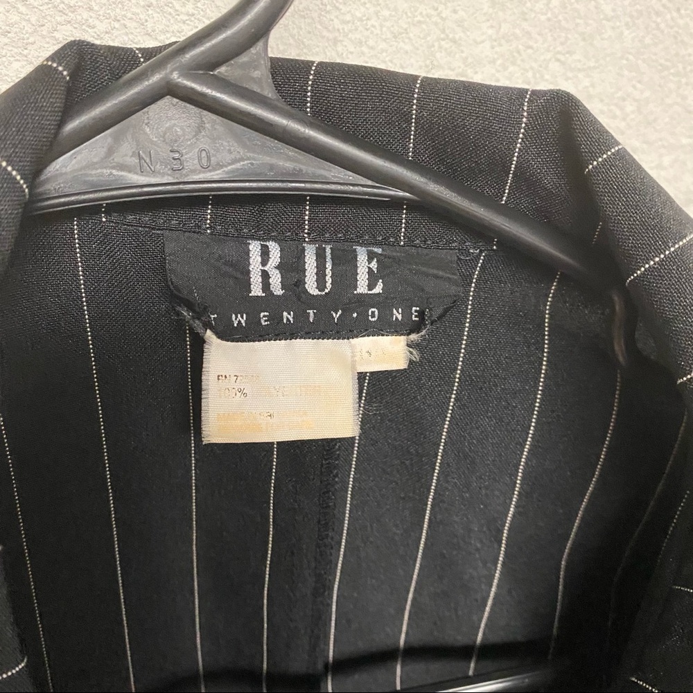 RUE Twenty One Business Skirt Suit - Picture 6 of 10